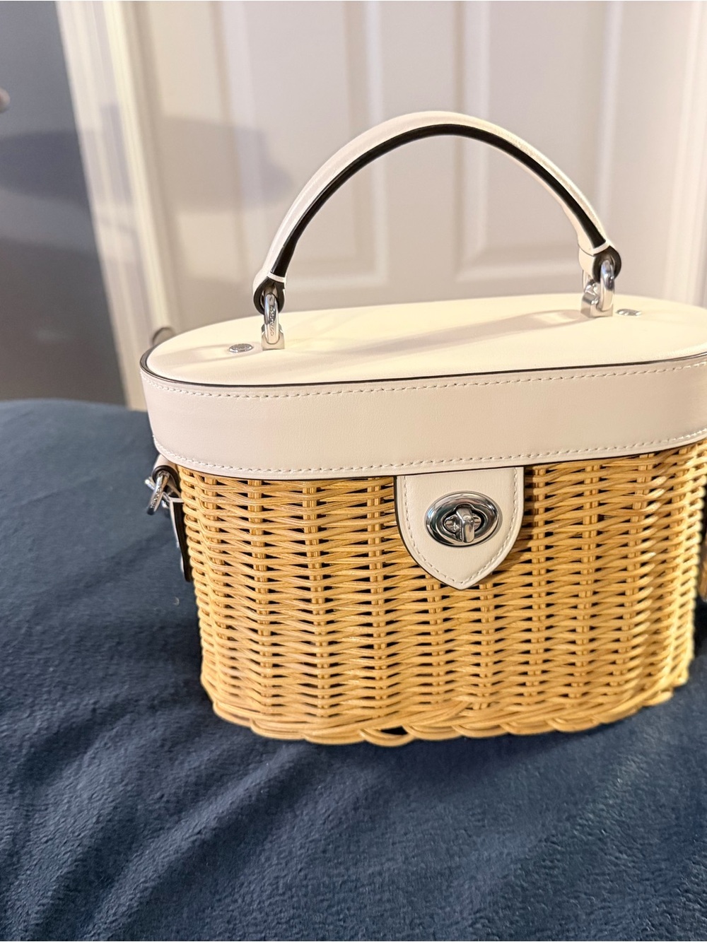 Authentic Coach Wicker Top Handle Crossbody Bag|Ivory Leather| - Picture 2 of 6
